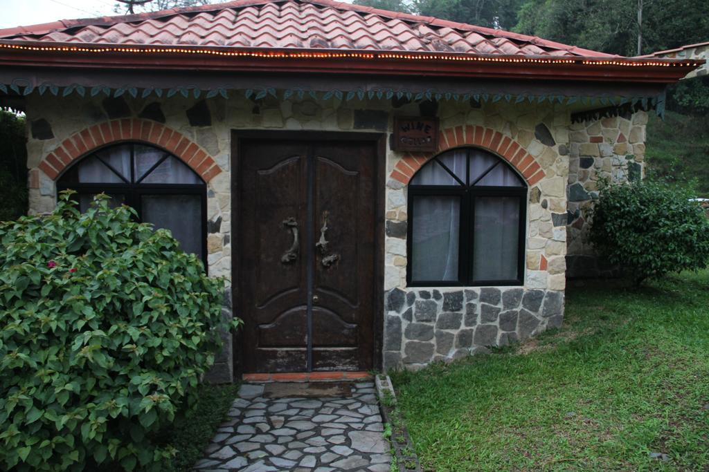 Gingerbread Restaurant & Hotel 누에보 아레날 객실 사진