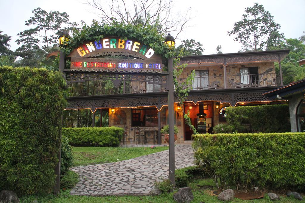 Gingerbread Restaurant & Hotel 누에보 아레날 외부 사진
