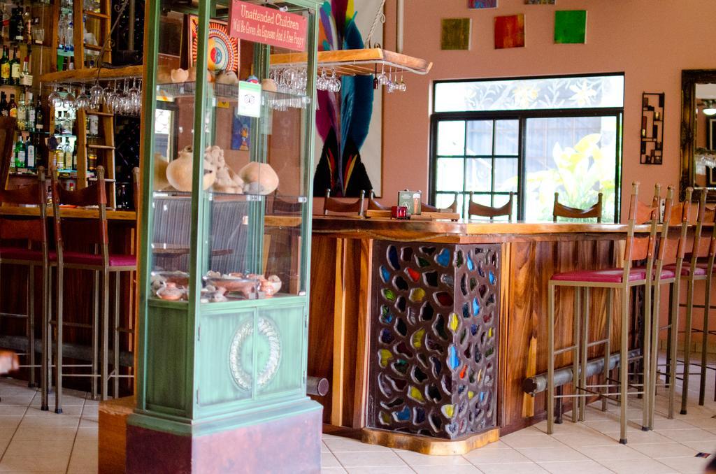 Gingerbread Restaurant & Hotel 누에보 아레날 외부 사진